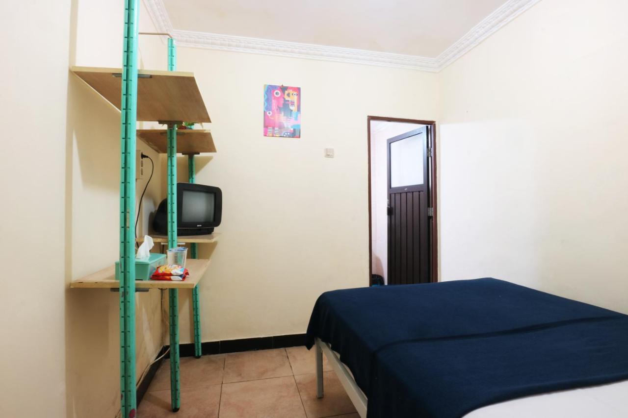 Makaliwe Residence Jakarta Bagian luar foto