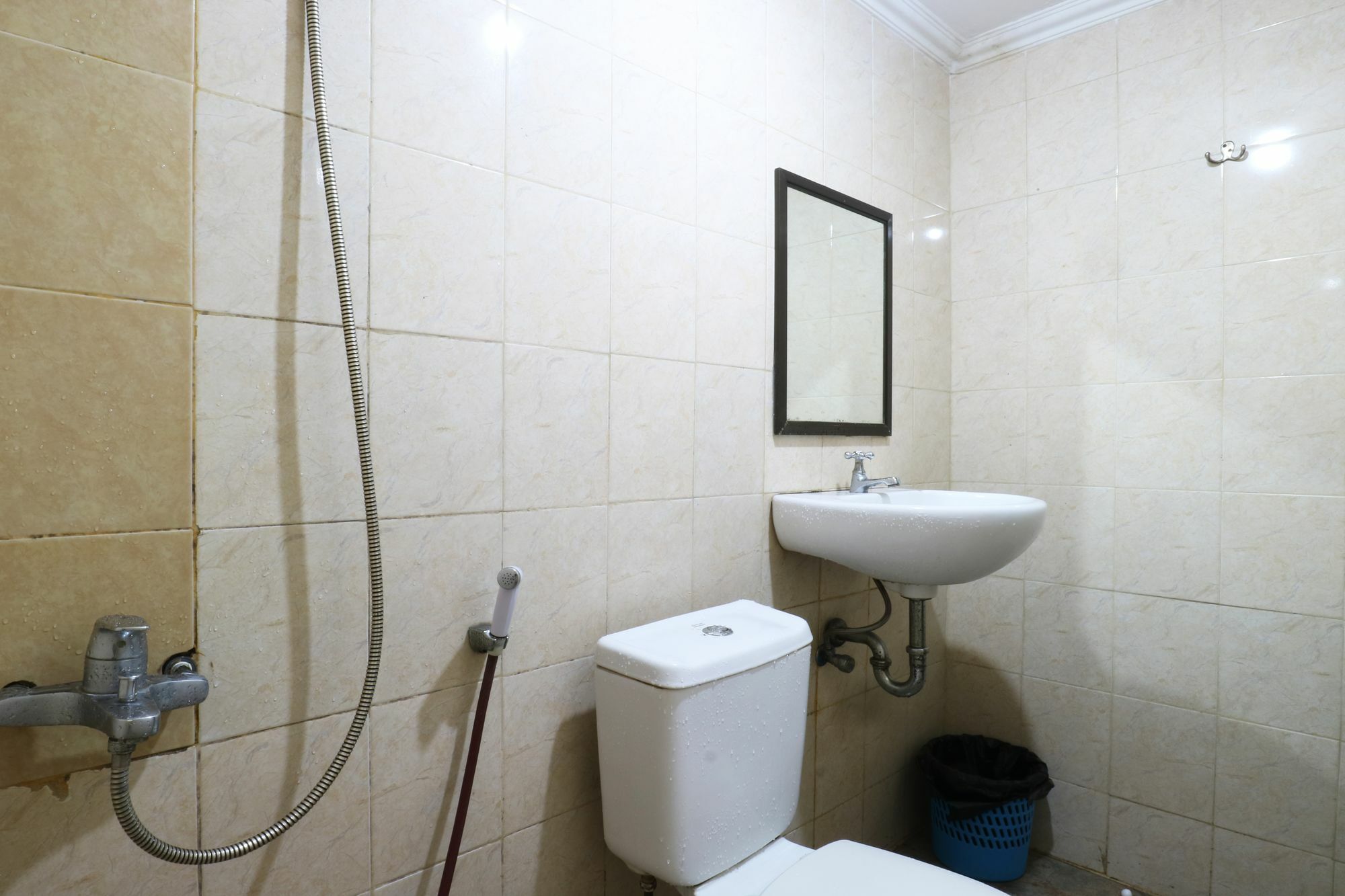 Makaliwe Residence Jakarta Bagian luar foto